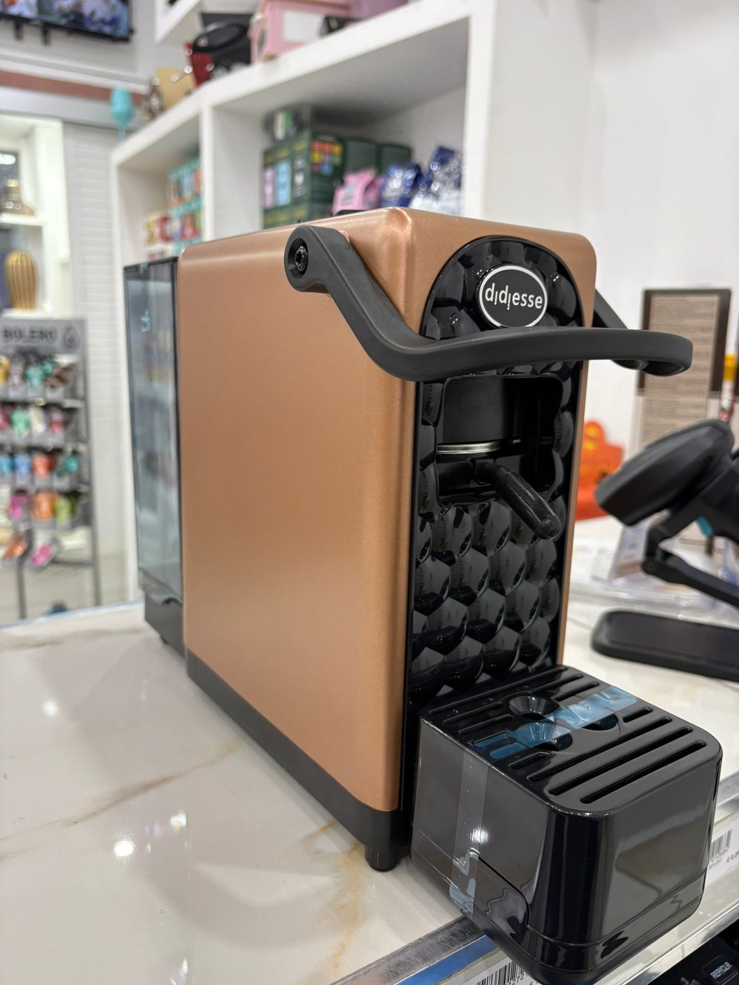 MACCHINA DARK IN CIALDE